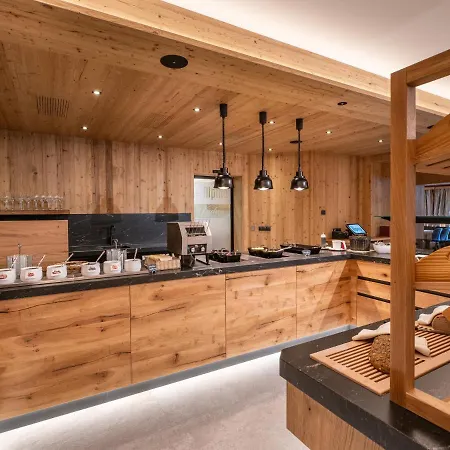 Hotel Alpina 4*