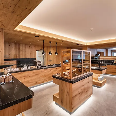Hotel Alpina 4*