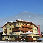 Alpina Hotel 4*